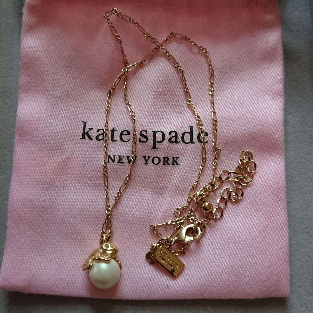 Kate Spade frog in top of Pearl Pendant Necklace